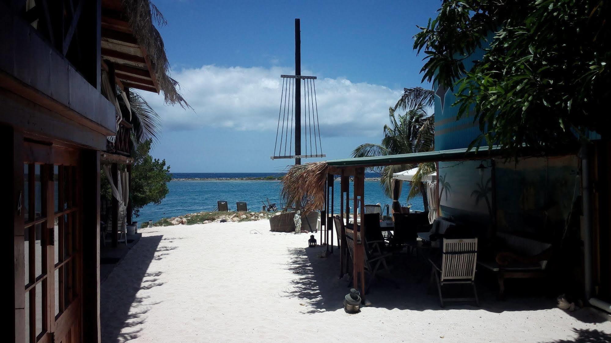 Coral Reef Beach Savaneta Exterior photo